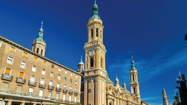 Plaza y Basílica del Pilar