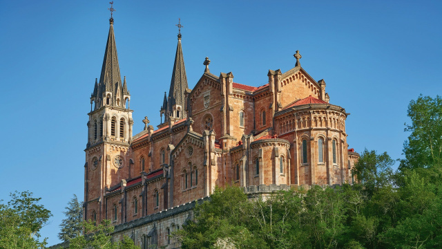 Basílica, Real Sitio y Cueva de Covadonga